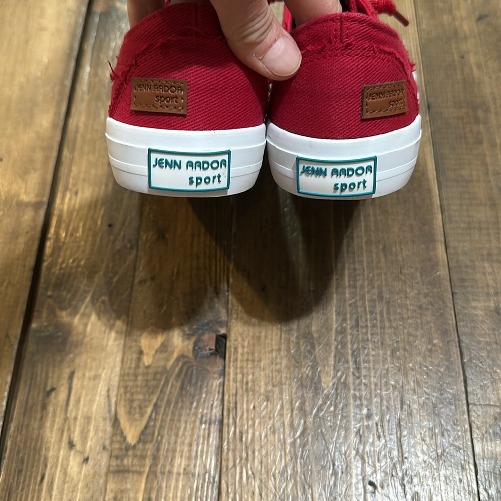 Red shoes - Picture 3 of 4